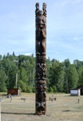 Totempaal in Gitanyow, First Nations Village