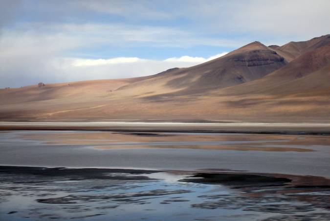 Lichteffecten door naderend onstuimig weer. Klik voor de blog over ons verblijf aan de voet van, en boven op de Andes